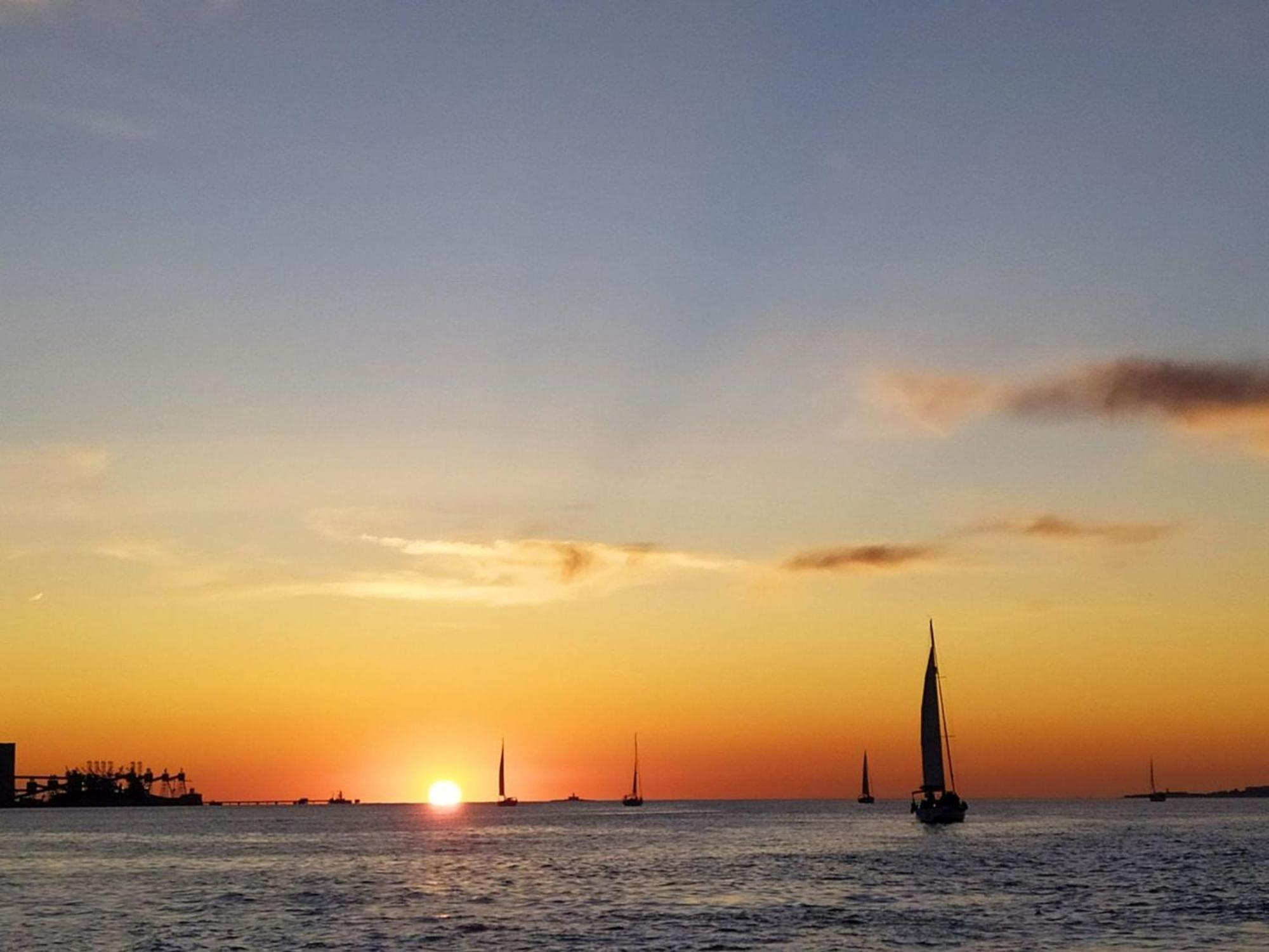 Be Local - Sleep Aboard The Santa Maria Sailing Boat In Lisbon Leilighet Eksteriør bilde