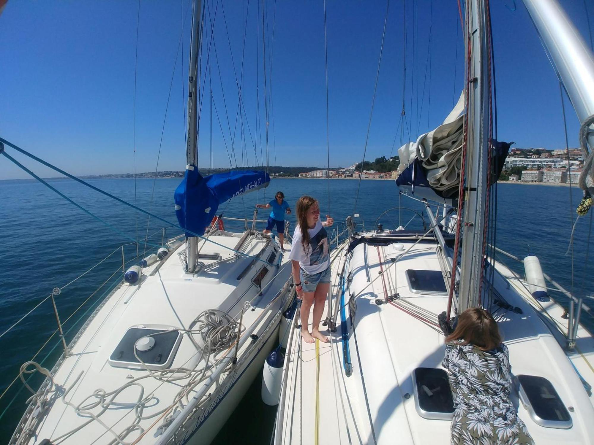 Be Local - Sleep Aboard The Santa Maria Sailing Boat In Lisbon Leilighet Eksteriør bilde