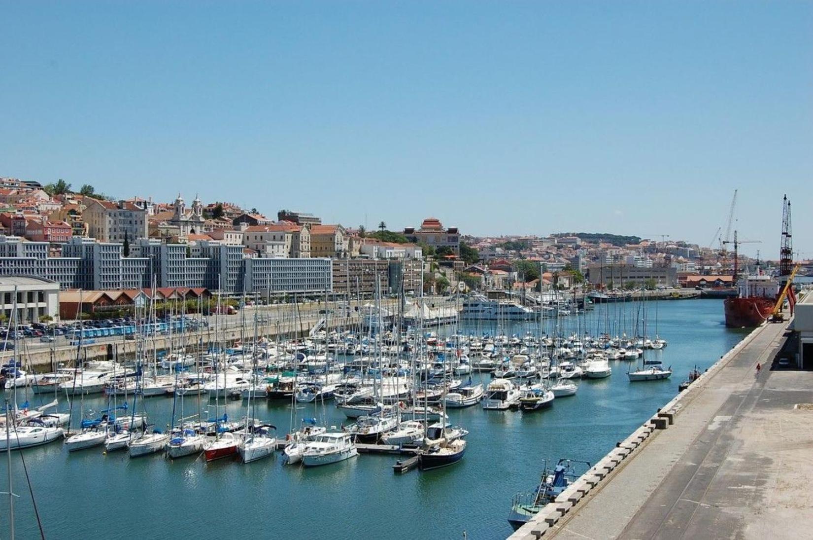 Be Local - Sleep Aboard The Santa Maria Sailing Boat In Lisbon Leilighet Eksteriør bilde